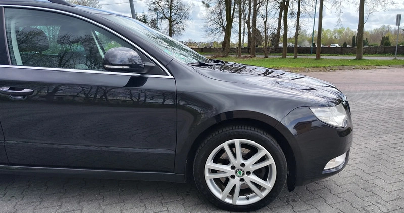 Skoda Superb cena 35900 przebieg: 277000, rok produkcji 2013 z Praszka małe 497